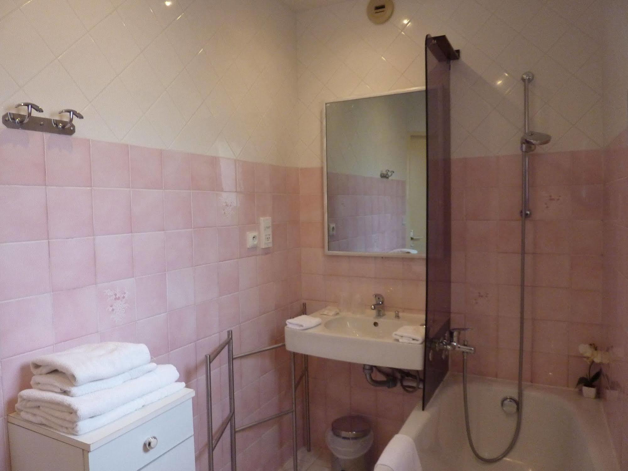 Saint-Père Hotel A La Renommee מראה חיצוני תמונה